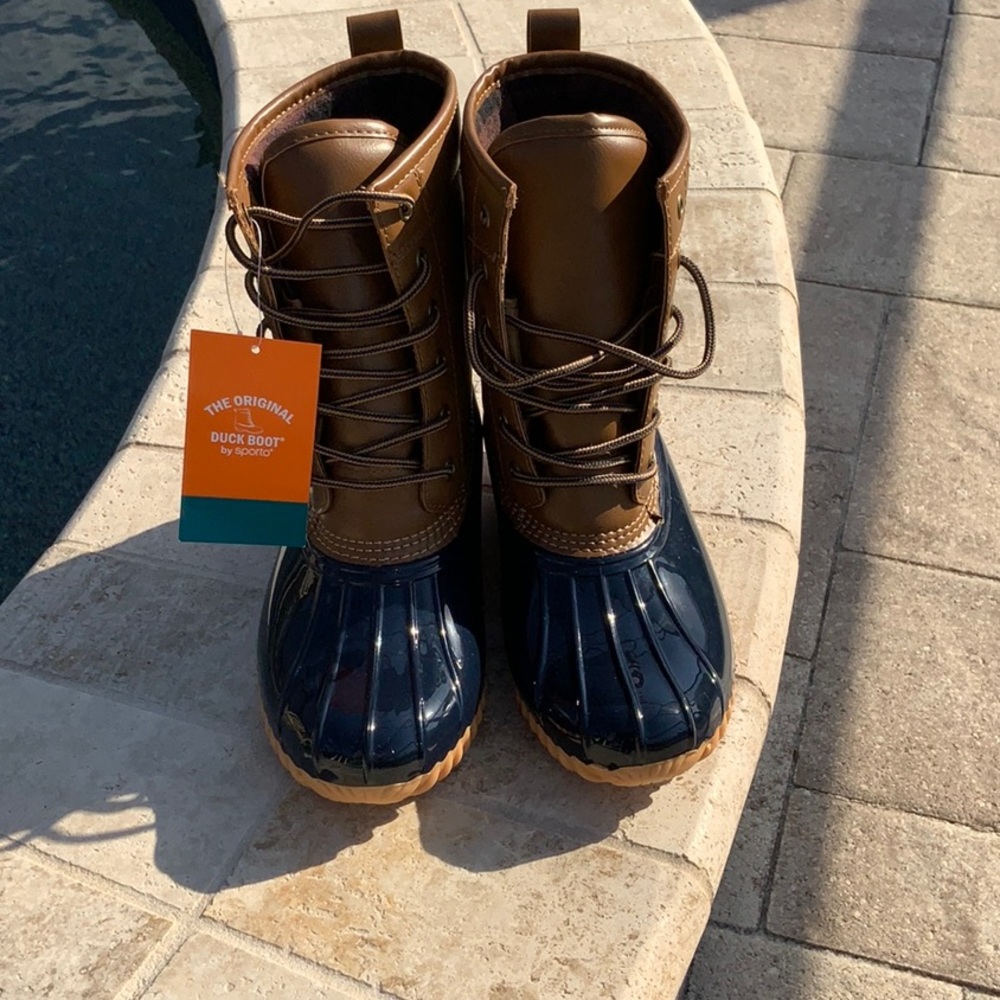 Duck boots